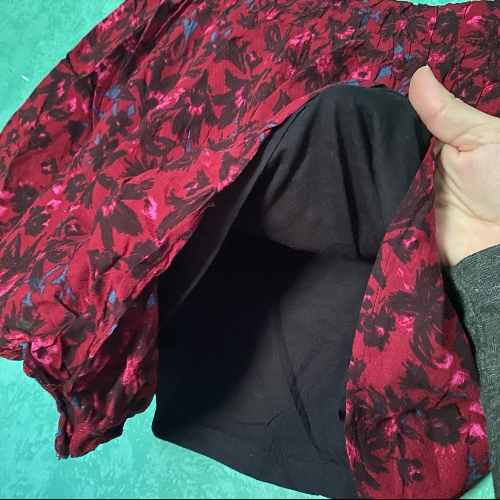 Splendid‎ maroon floral shorts XL - Picture 3 of 6